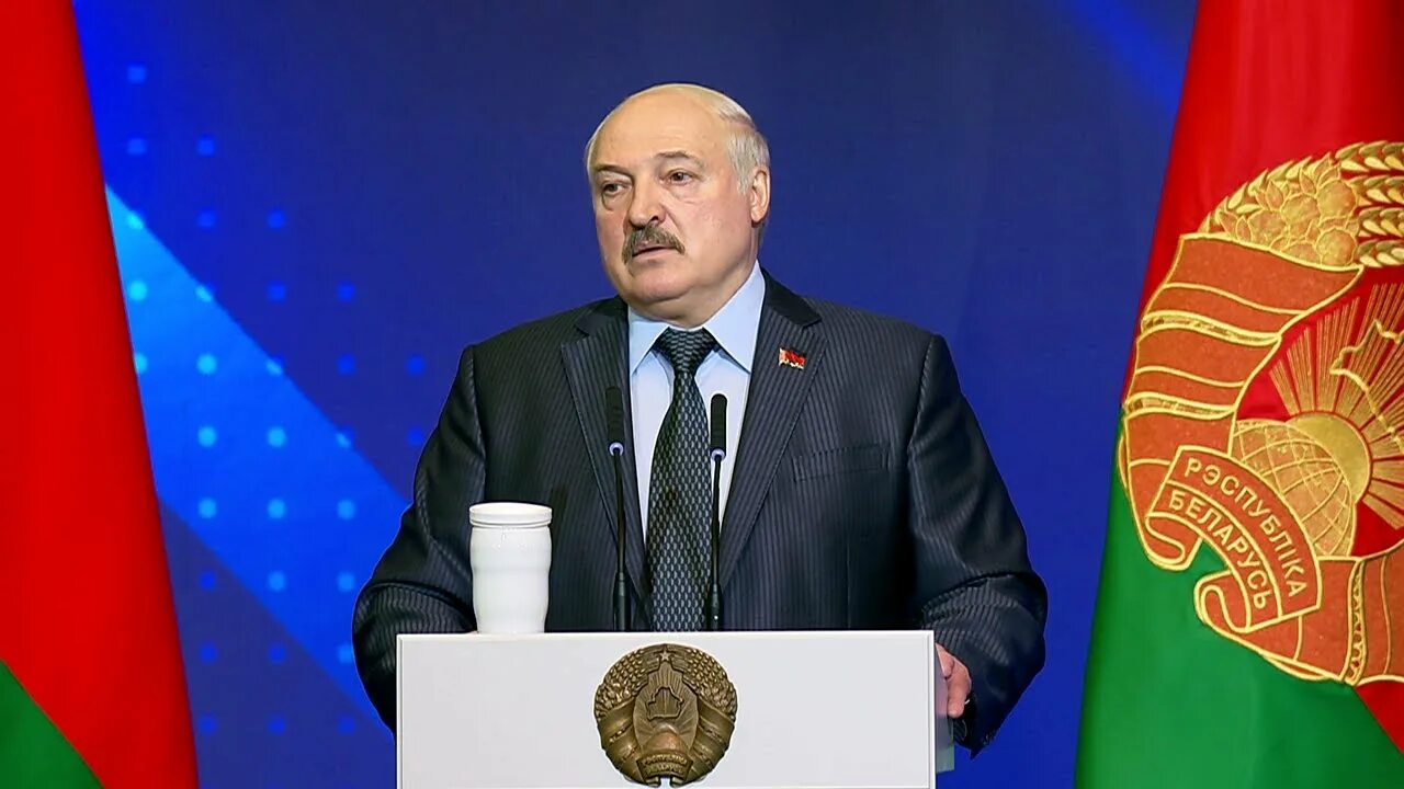 Усы лукашенко телеграмм. Ств беларусь лукашенко. лукашенко выступает. лукашенко телеграмм. лукашенко молодой.