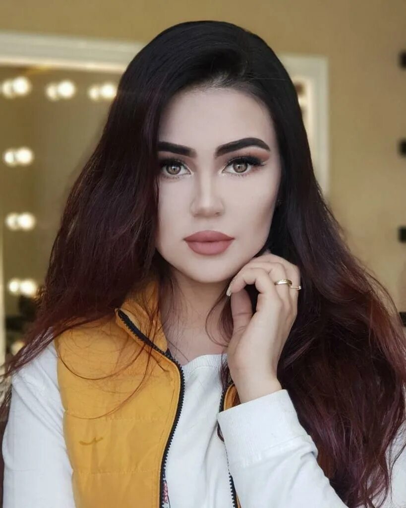 Фатима махмадалиева. Зарнигор хусайновой,. Сафина гаибова таджикистан. Модель таджичка. Зарина вахаб.