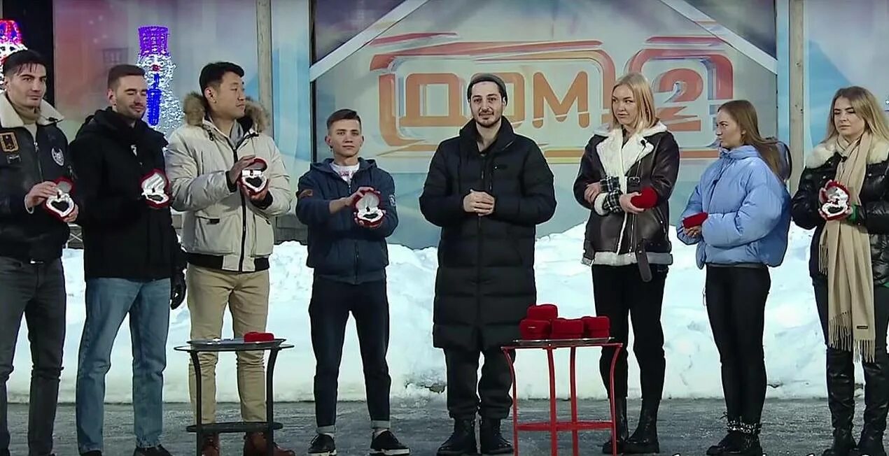 Дом 2 вечерний эфир 03.02 2024. Оганесян дом 2 2024. женское шоу на тнт. ведущий дома 2. дом 2 ведущий фото.