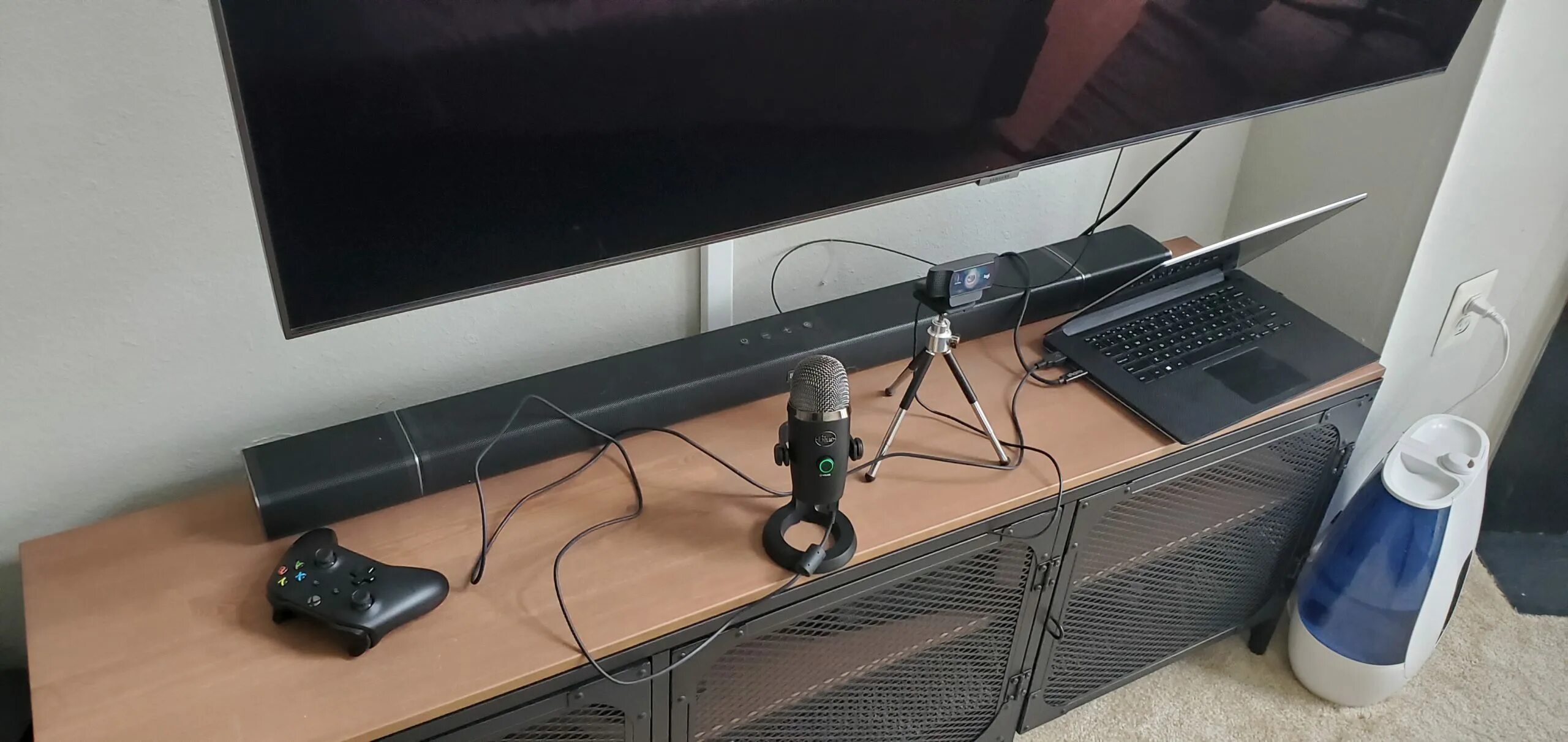 Почему не работает саундбар. Почему не работает саундбар. Саундбар samsung с blu-ray. Саундбар qsonic m160. Саундбар samsung hw-q800a.