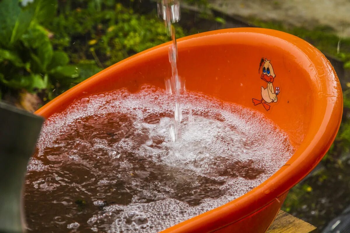дождевая вода. дождево. система сбора дождевой воды.