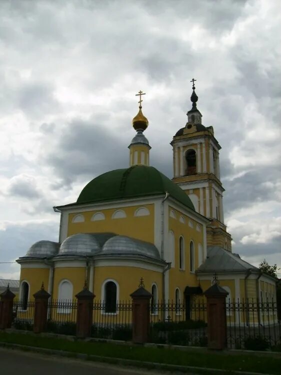 храм пресвятой троицы на репне. собор троицы живоначальной коломна. троицкий храм на репне фото колокольни. храм троицы на репне. троицкий храм на репне.