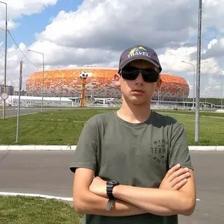 Коля там