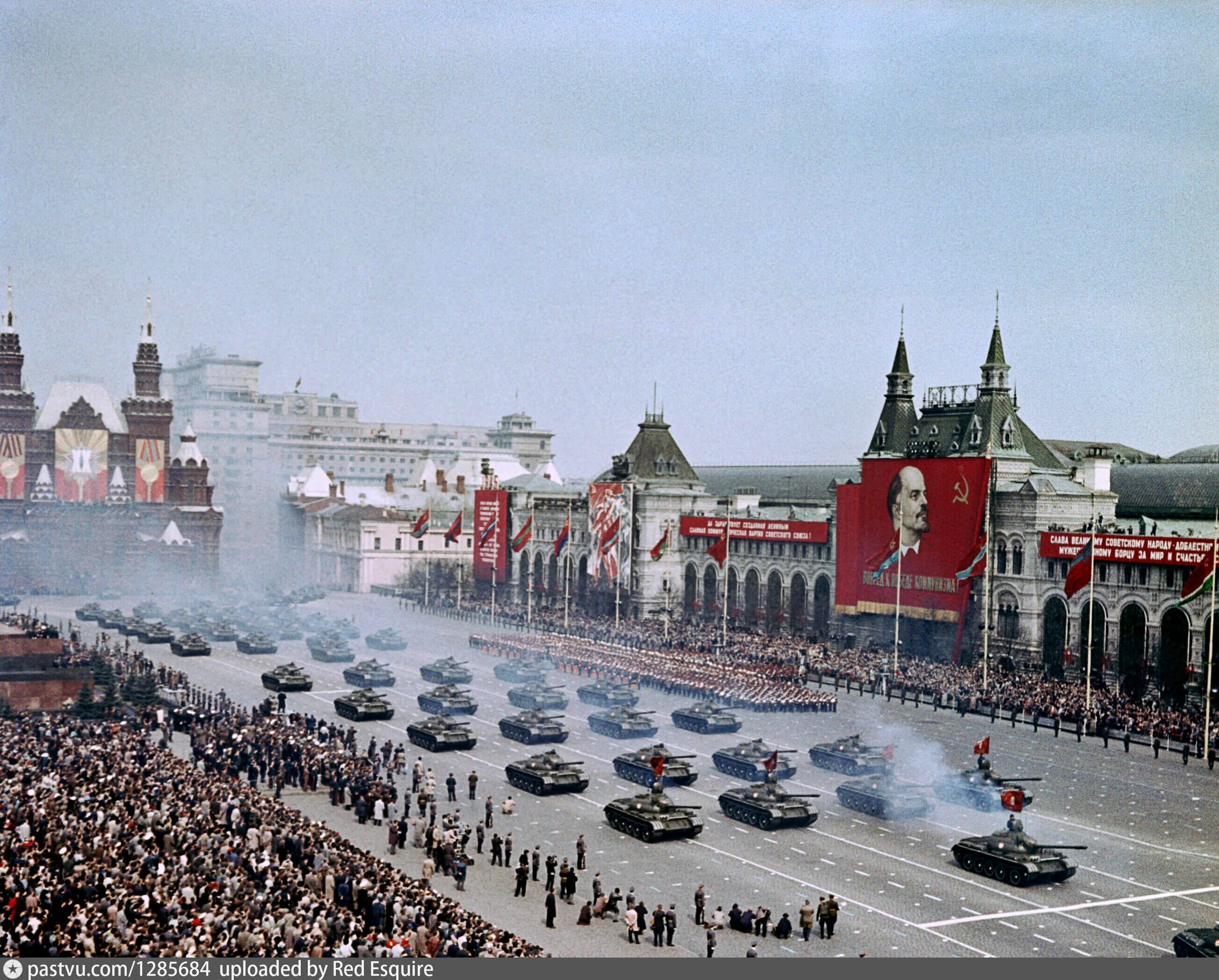 Парад Победы 1965 года. Парад 1965 года на красной площади. Парад Победы красная площадь 1990. Парад 9 мая 1990 года на красной площади. Дата парада 1945