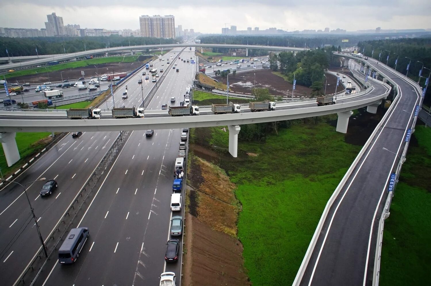 развязка мкад ленинградское шоссе. московская автомобильная дорога. московская автомобильная дорога. мкад митино 2022. цкад дорога.