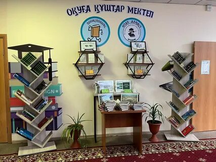 Ер адам ресейлік жезөкшелерді қара нәсілді еркектер қағып жатқанын видеоға түсіреді.