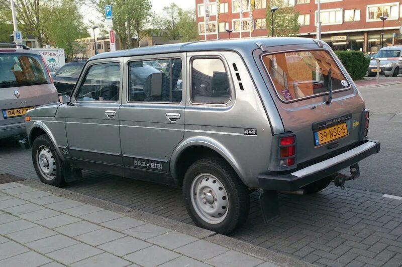 Нива 5 дверка фото Купить б/у Lada (ВАЗ) 2131 (4x4) I 1.8 MT (82 л.с.) 4WD бензин механика в Орле: