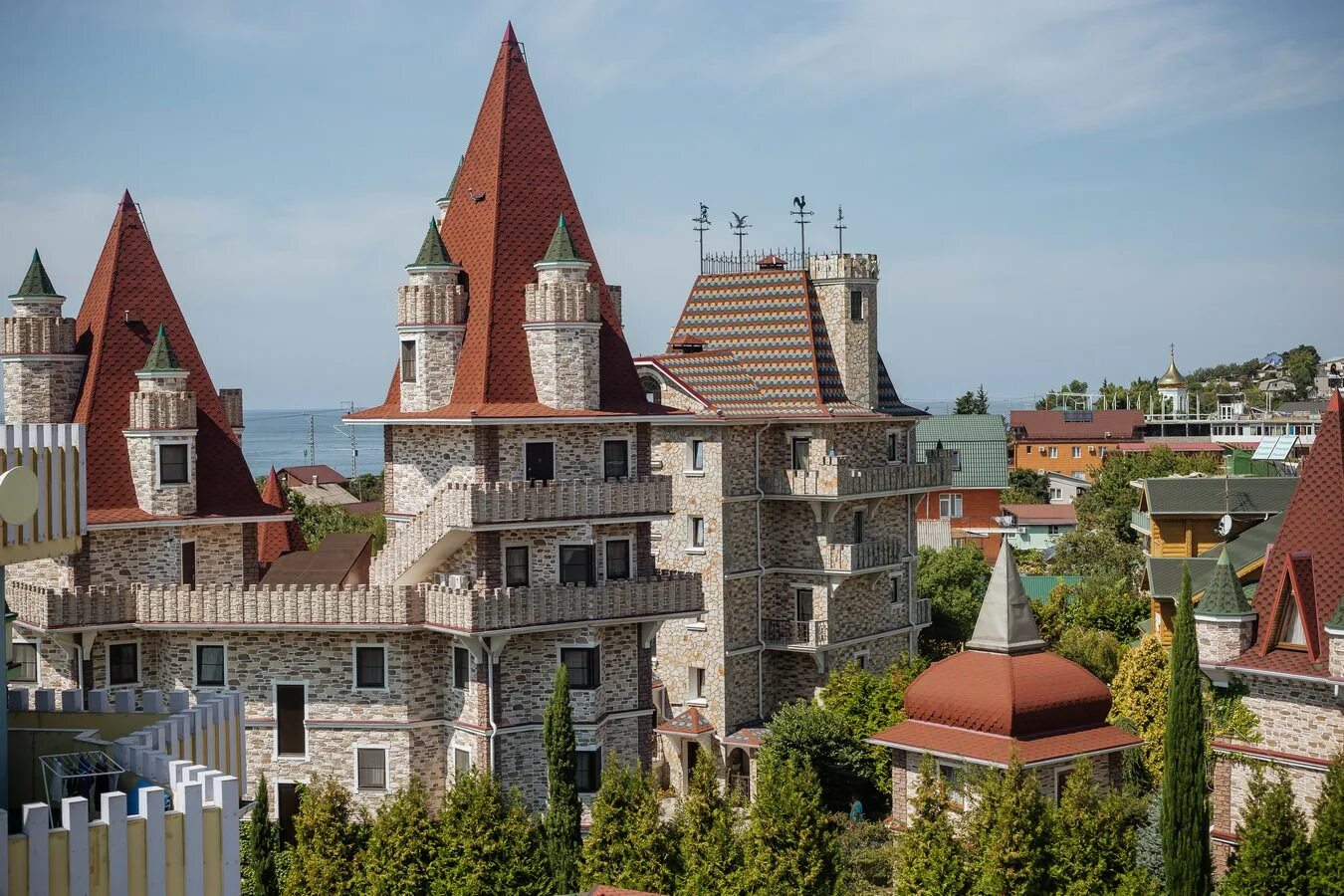 Отель Замок у моря (Головинка) 1* / Россия / Сочи - фото, туры в отель