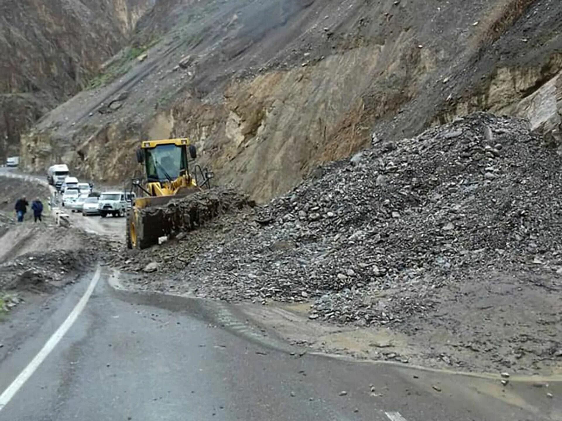 Сходы лавин, селей. Обвал дороги в дагестане. Камнепад 2023. Камнепад 2023. Камнепад 2023.