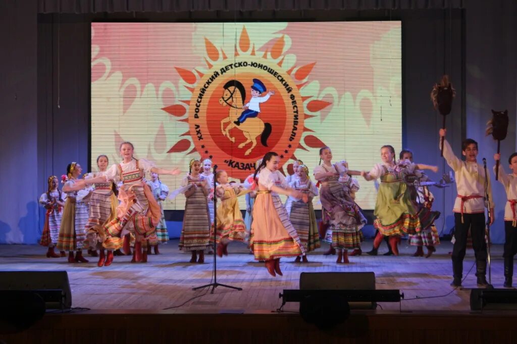 Казачок тамани. Фестиваль казачок. Фестиваль казачок екатеринбург. Конкурс донская казачка визитная карточка. Фестиваль казачок.