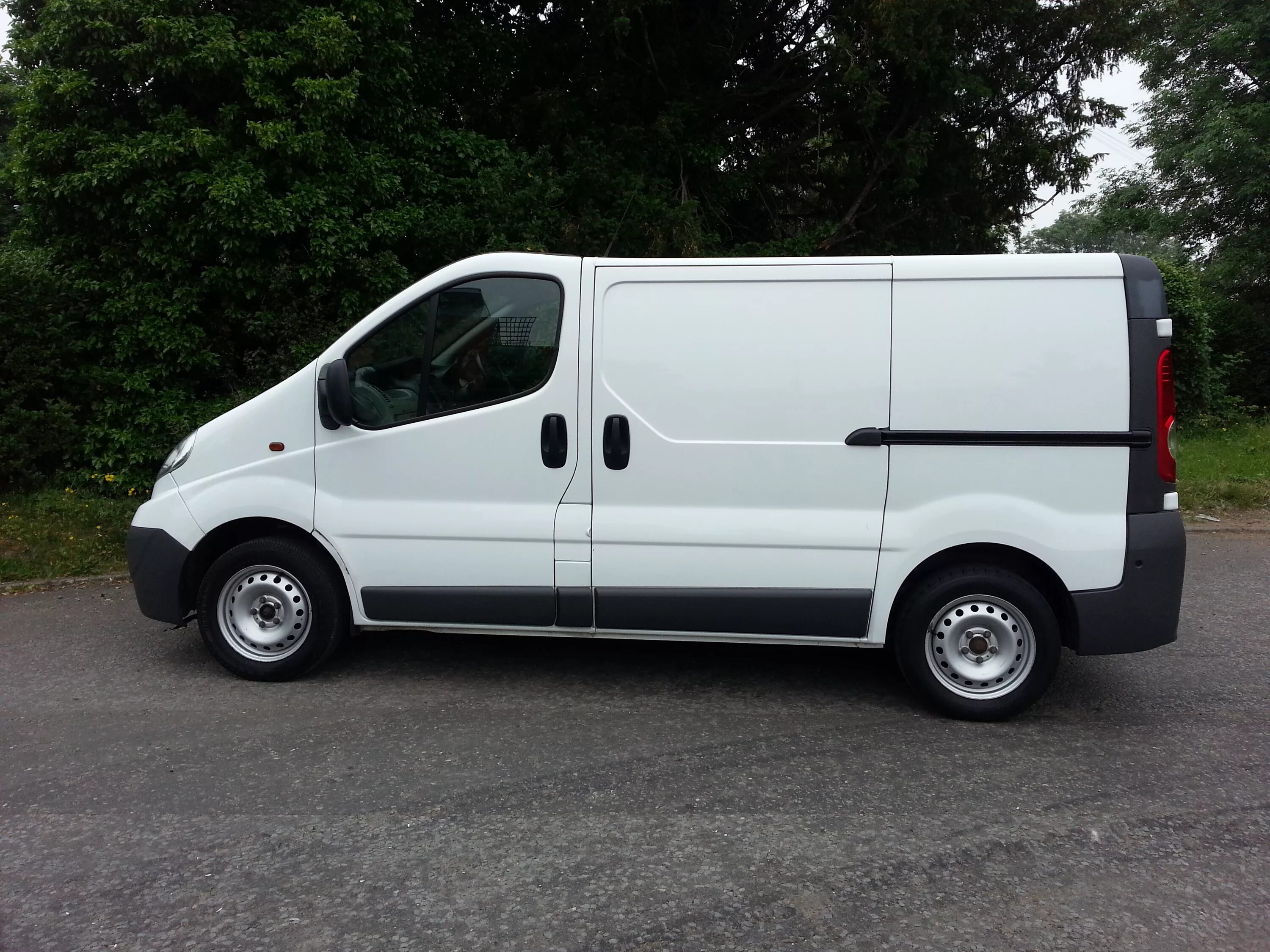 Трафик 2.5. Opel Vivaro 2010. Opel Vivaro 2. Opel Vivaro 2006. Opel Vivaro White.