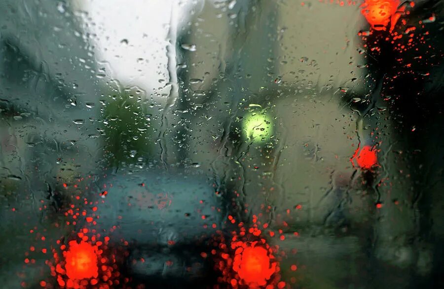 Светофор дождь. Светофор под дождем. Ночной светофор дождь. Светофор и дождь арт. High rain