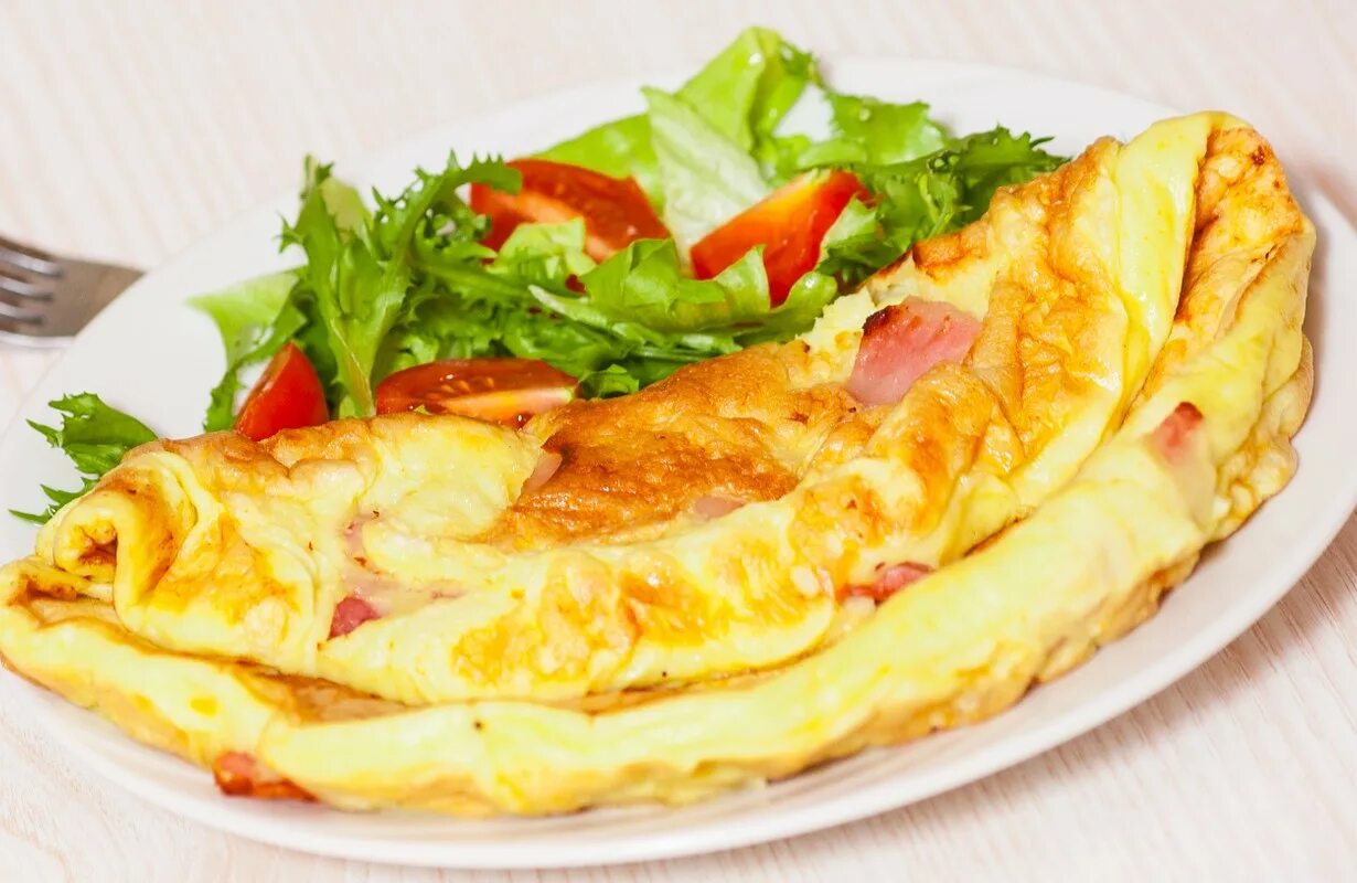 Омлет с сыром на сковороде - рецепт с пошаговыми фото ne-dieta