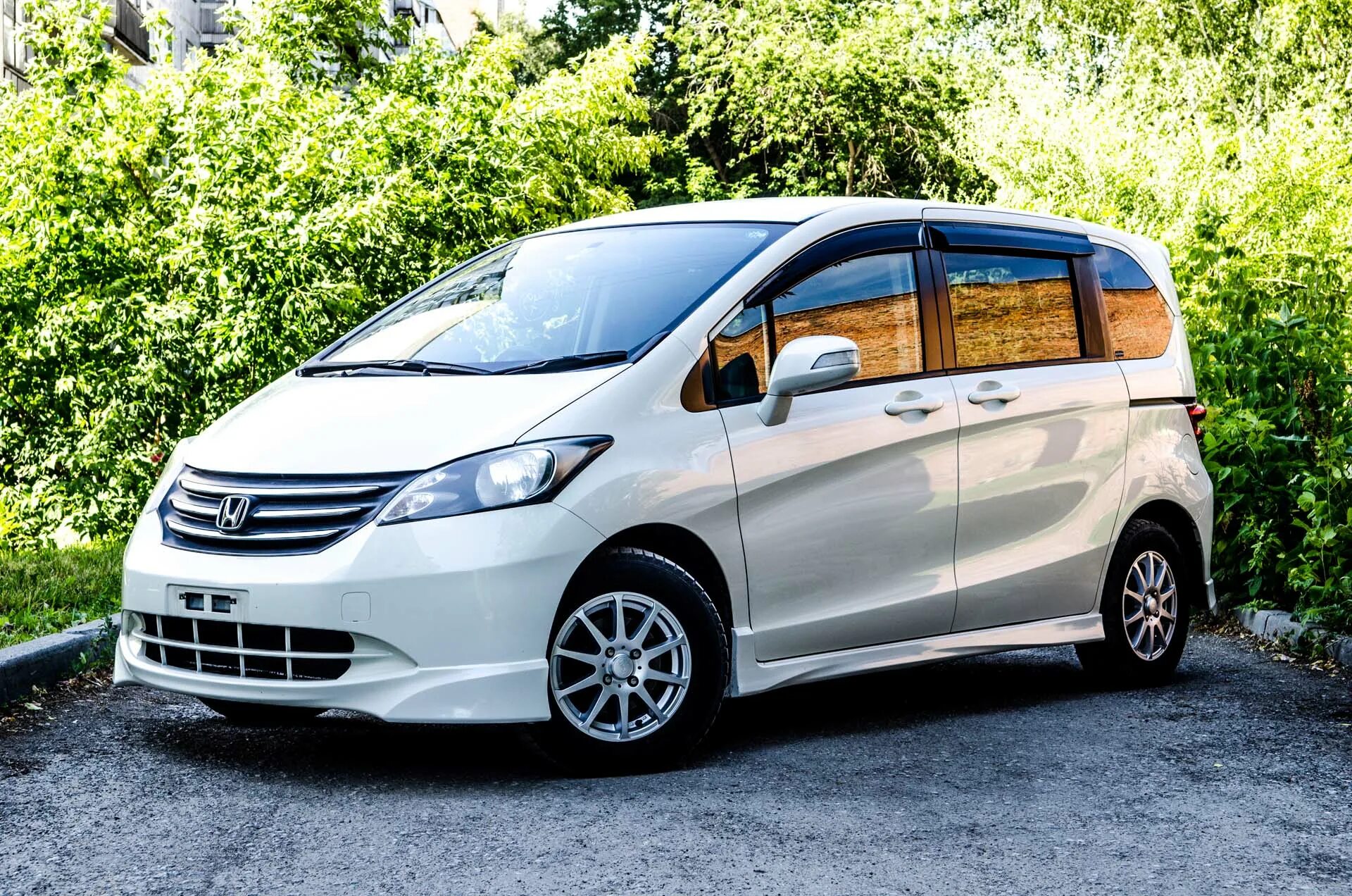 Хонда фрид робот. Honda freed 2008. хонда фрид 5 местный. honda freed 2011. honda freed 2008 2016.