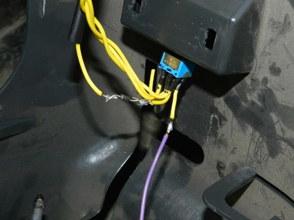 Лада калина реле противотуманных фар. Почему не работают противотуманные фары. Монтажный блок подключения противотуманки ваз 2114. Реле птф паджеро спорт 2. Реле противотуманных фар приора 2007.