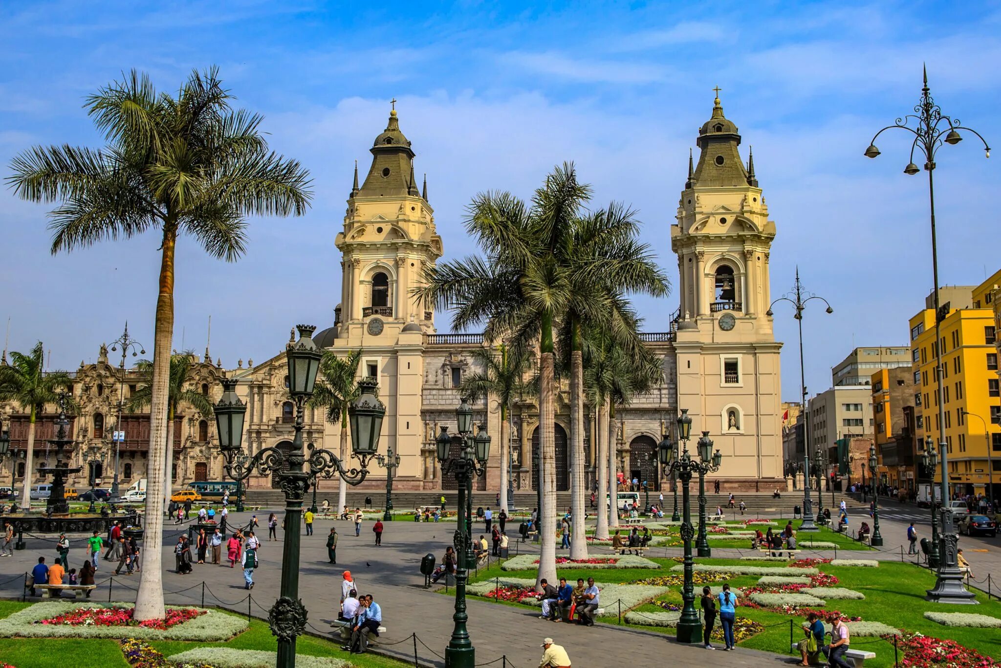 Лима. Плаза де армас в лиме. лима площадь plaza de armas. исторический центр лимы лима. пласа-де-армас (plaza de armas)) перу.