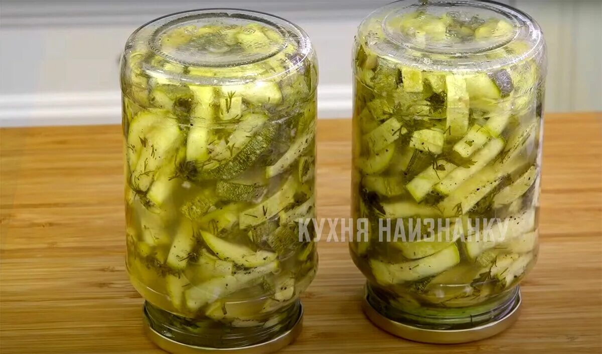 Маринованные огурцы на зиму кухня наизнанку хрустящие. Кухня наизнанку кабачки на зиму. кухня наизнанку заготовки на зиму. консервированные кабачата. кухня наизнанку заготовки на зиму огурцы.