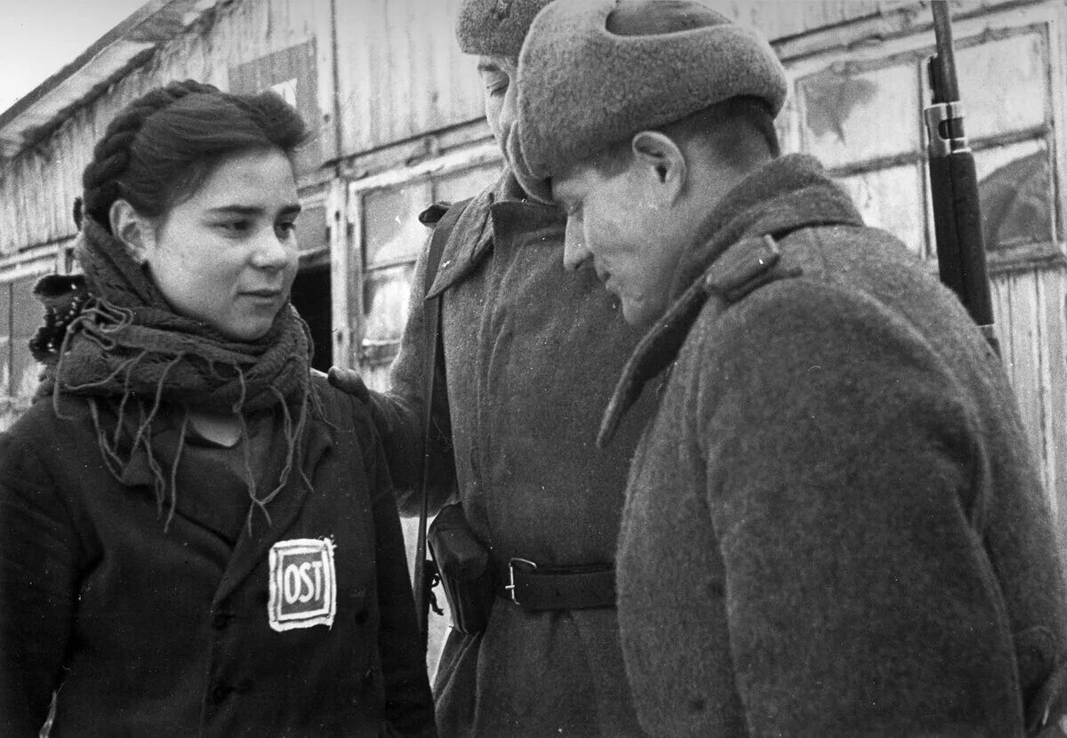 После освобождения из плена. Советские девушки в Германии Остарбайтеры. Остербайтер вторая мировая. Остарбайтеры в годы Великой Отечественной.