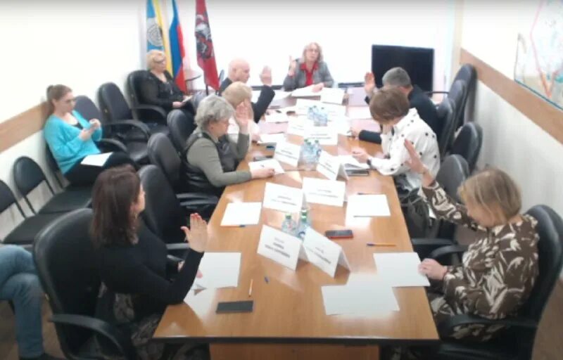 депутаты савелки. заседание муниципальных депутатов. собрание муниципальных депутатов. администрация города ухты фотографии. аппарат совета депутатов.