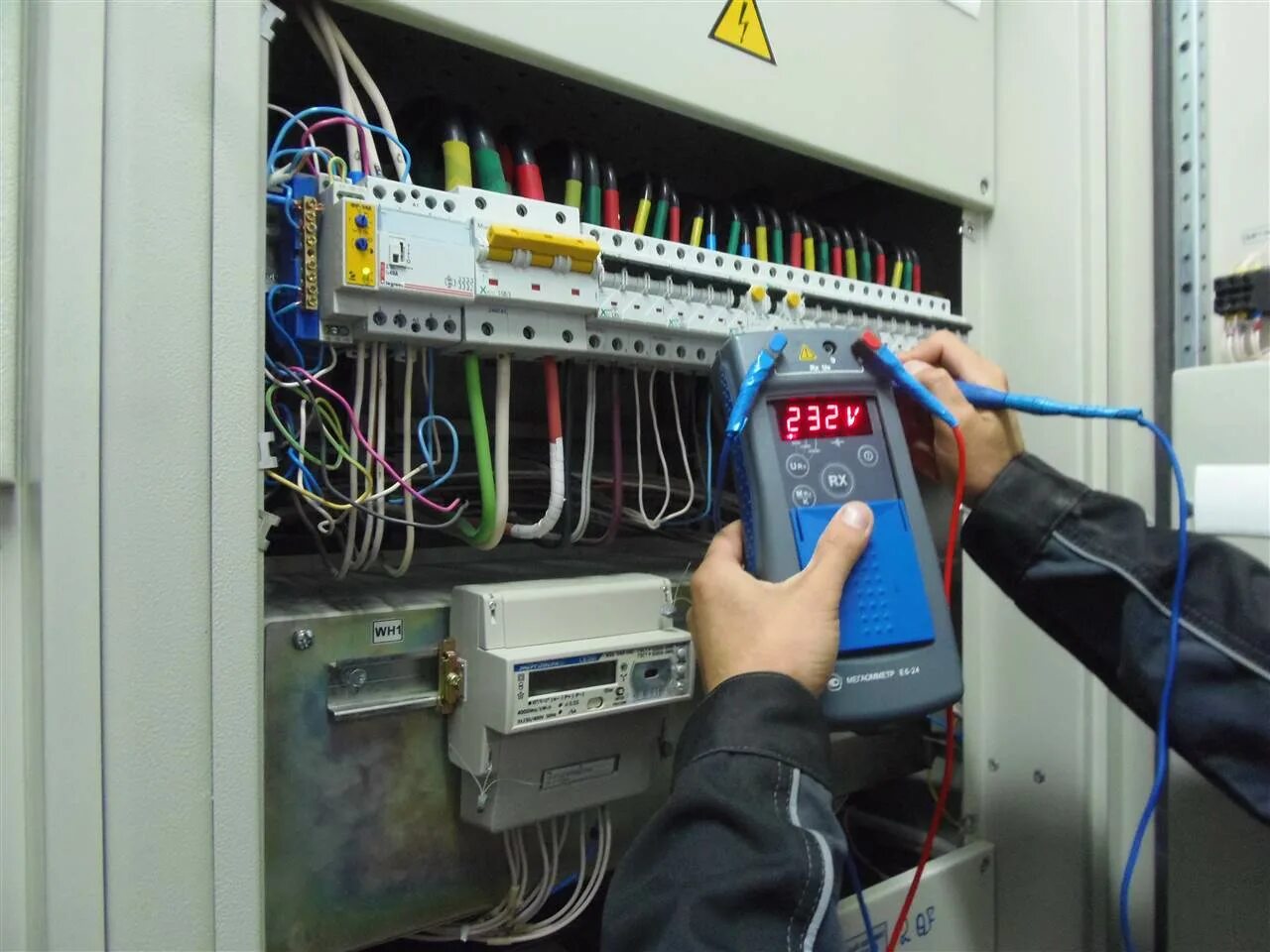 01. оборудование электрика. электроизмерения до 1000в. монтаж систем электроснабжения. монтаж электрического оборудования.