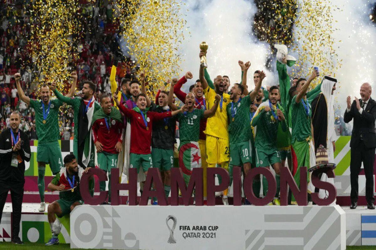 Алжирский футболист. Кубок арабских. Чемпионат по футболу кубок азии. Кубок арабских. Кубок арабских.