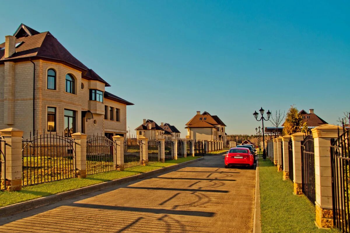 поселок изумрудные холмы. коттеджный поселок изумрудный город. кп изумрудный город ломоносовский район. кп изумрудный город химки. изумрудный город коттеджный поселок.