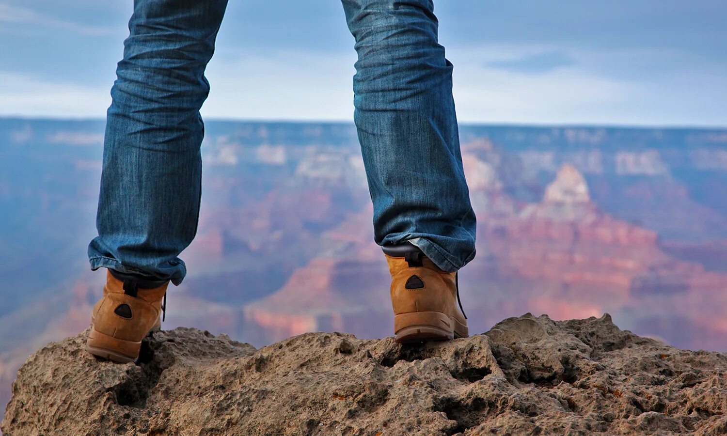 Сонник земля проваливается. Маус провалившийся в землю. Бездонные ямы на земле. Провал альн. Сонник земля проваливается.