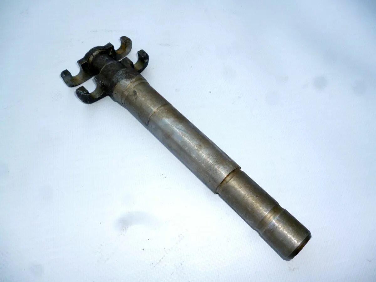 Ведущий вал привода вом мтз 50. Вал дифференциала мтз 80. Вом мтз 50. Вал ведущий привода вом 70-1601026. Сателлит вом мтз 50.