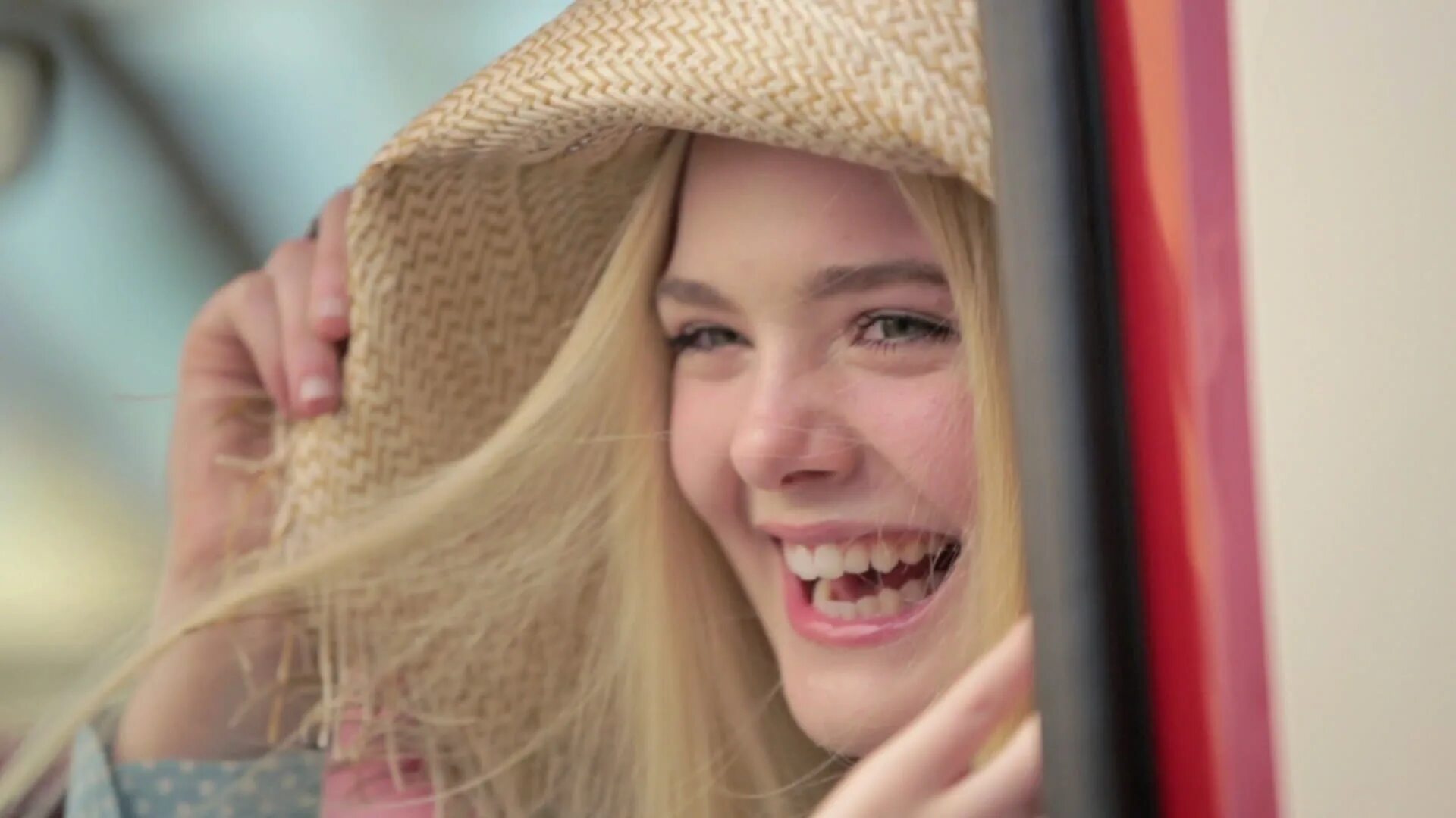 Эль Фаннинг. Elle Fanning teen Vogue. Эль Фаннинг в рекламе лореаль. Эль Фаннинг и Джоли. Fan talks