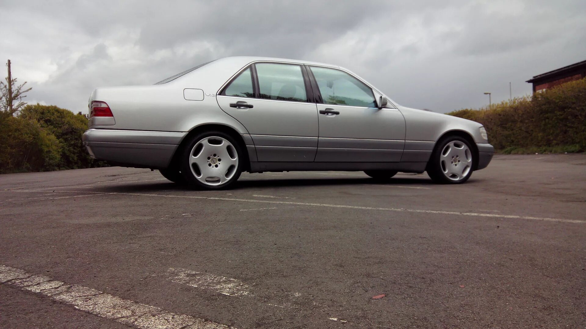 140 c 5. Mercedes w140 Carlsson. Mercedes Benz w140 Carlsson. W140 на дисках Carlsson. Диски Carlsson Mercedes w140.