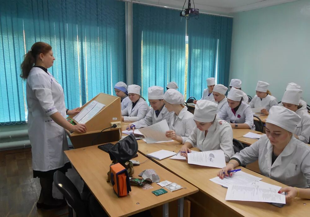 Арзамасский медицинский колледж сайт. Арзамасский медицинский колледж. Медицинский колледж Арзамас Соборная площадь. РБМК Ростовский базовый медицинский колледж. РБМК Ростовский базовый медицинский колледж Сестринское дело.