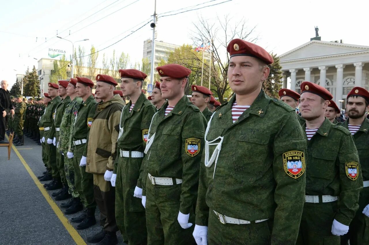 Форма днр. Униформа днр. Форма армии днр. Дмитрий селезнев военкор. Военная форма танкиста.