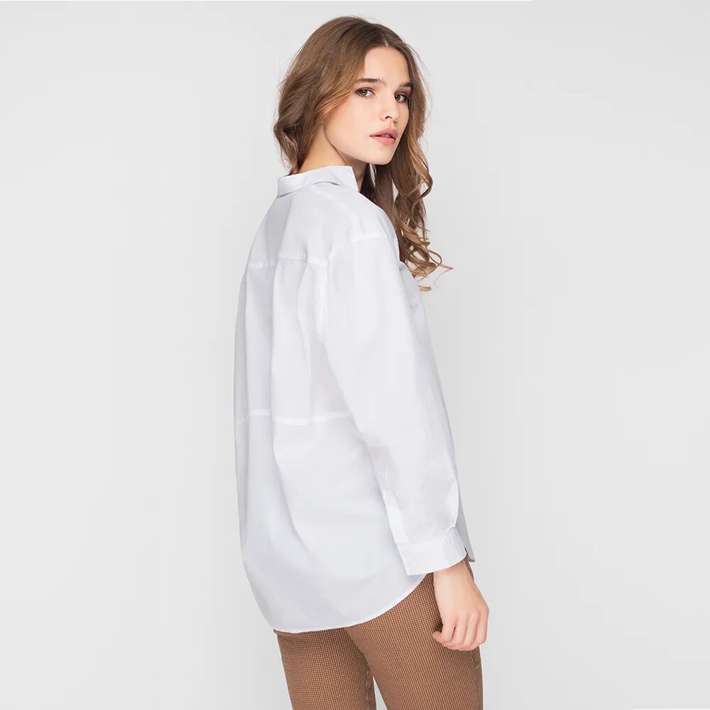 Рубашка оверсайз для девочки. Белая рубашка oversize gloria jeans. рубашка женская оверсайз глория джинс. рубашка оверсайз женская. рубашка белая оверсайз.