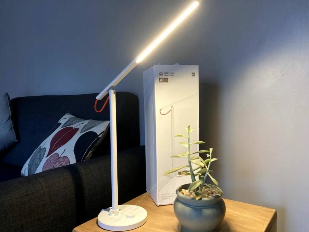 Yeelight smart desk table lamp. Xiaomi yeelight z1 pro. yeelight lamp z1. беспроводной светильник сяоми. зарядка для лампы xiaomi yeelight desk lamp z1.