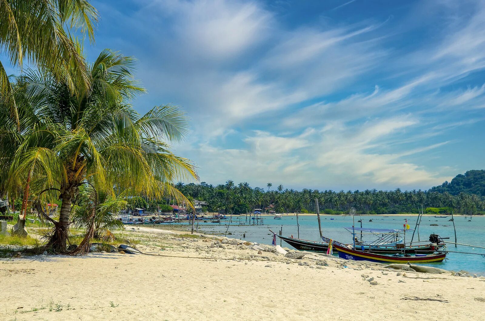 Koh samui phil. Аэропорт самуи таиланд. Бали самуи расстояние. Самуи перелет. Перелет из бангкока на самуи.