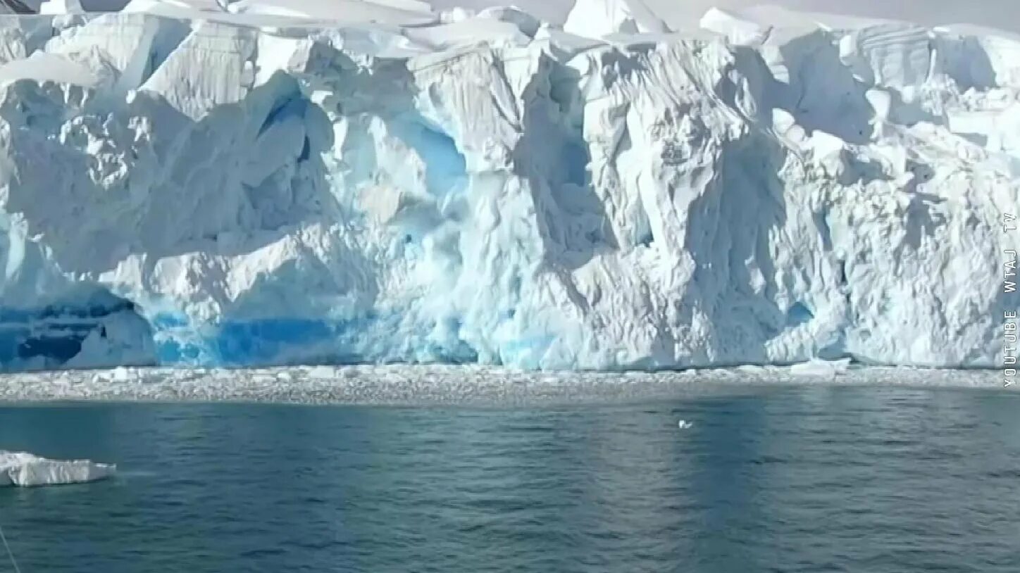 Большой остров покрытый льдами. Станция Эсперанса в Антарктиде. Горы Антарктиды. Антарктида суровый материк. Остров высокий Антарктида.