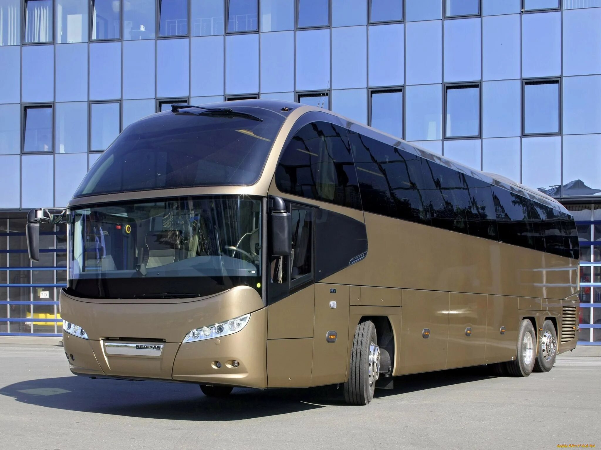 Авито туристические автобусы. Автобус Neoplan Cityliner. Неоплан автобус 2021. Neoplan автобусы Neoplan. Неоплан Ситилайнер 2021.