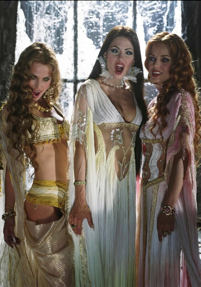 жена дракулы