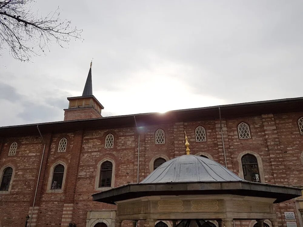 Khonakhan mosque. Масджид хандак. Мечеть веб. Малайзия мечеть султана салахуддина абдуль азиза. Минарет мечеть дербент.
