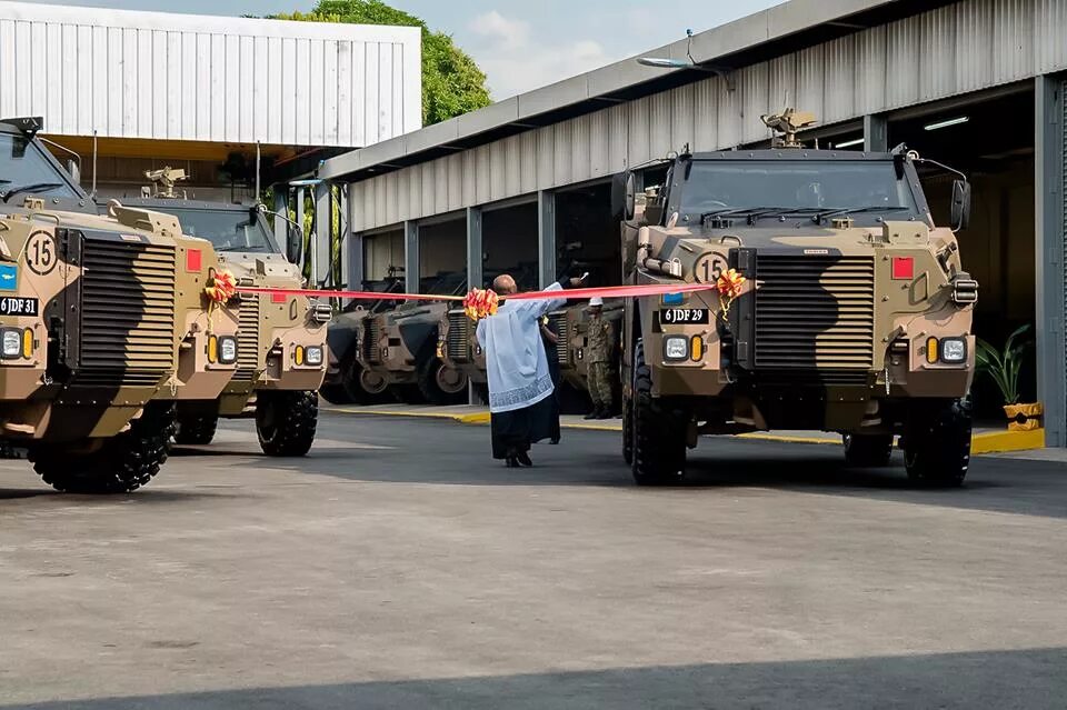 Броневик sentry apc. Гта 5 insurgent. Внедорожник armet gurkha f5. Броневик inkas apc. Как получить бронированную машину.