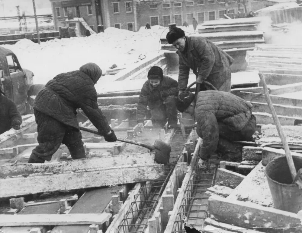 Первый строитель в россии. Военные строители ВОВ. Строители в тылу в 1941.