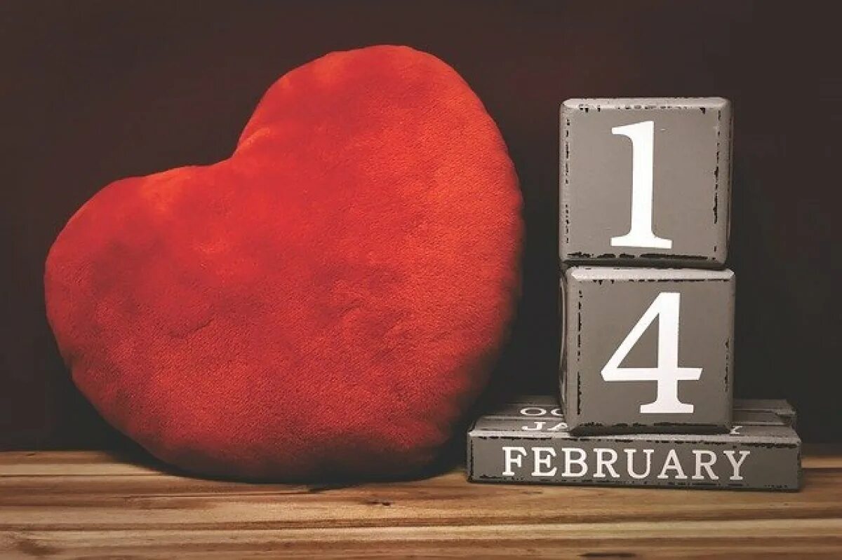 14 февраля 2011 года. Украсить магазин к 14 февраля. Календарь 14 февраля картинка. 14 февраля. Календарь 14 февраля 2022.