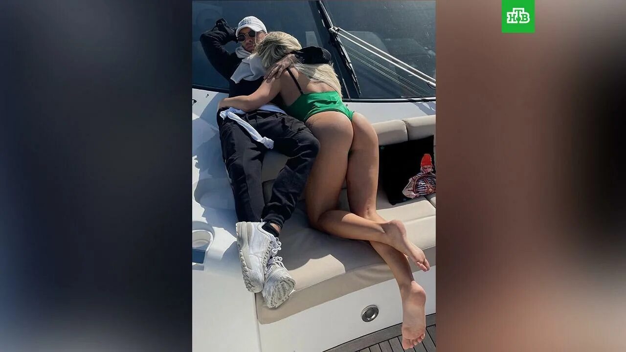 муз тв бузова стеклянный пол. трусы бузовой на муз тв. неловкие моменты в эфире. бузова зеркальный пол. яркие образы бузовой.