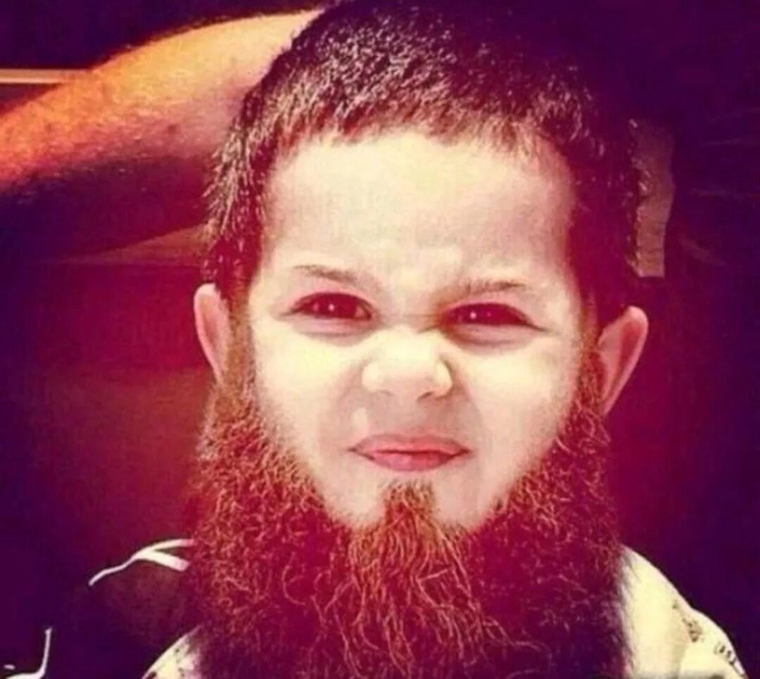 Мусульманская борода. Бородатый ребенок. Борода мусульманина.