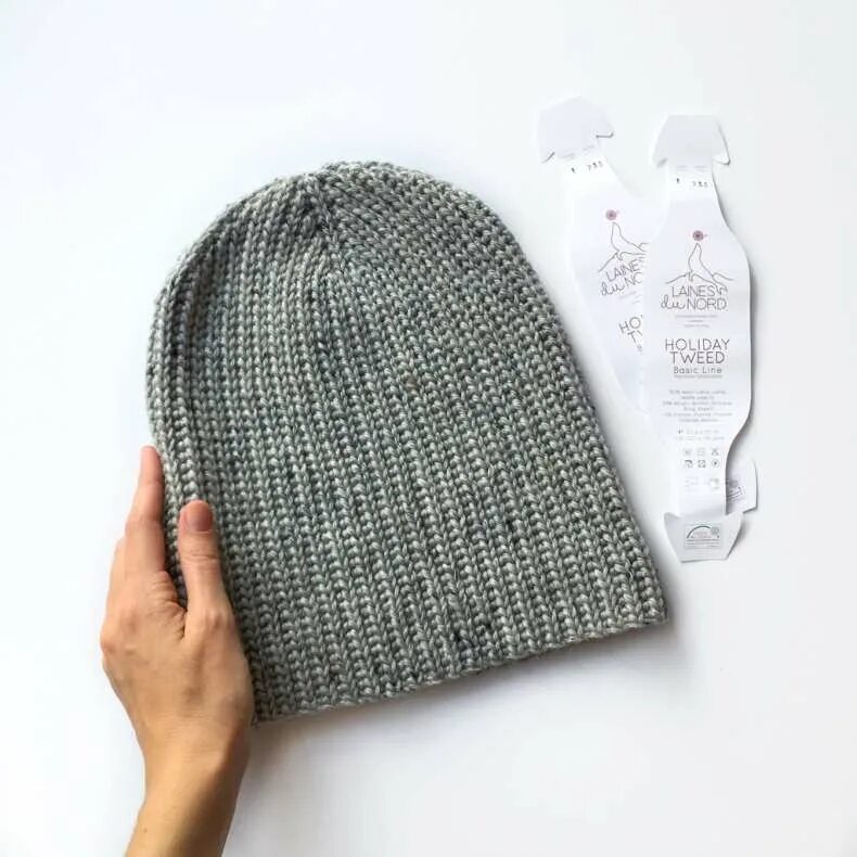 Шапка бини 2021. Выкройка трикотажной шапки. Шапка бини женская из трикотажа. Шапка бини платочной вязкой спицами. Шапка бини из трикотажа.