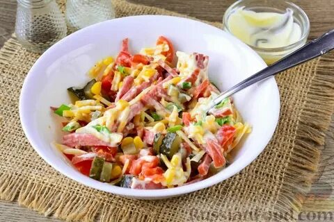 Салат колбасный с кукурузой