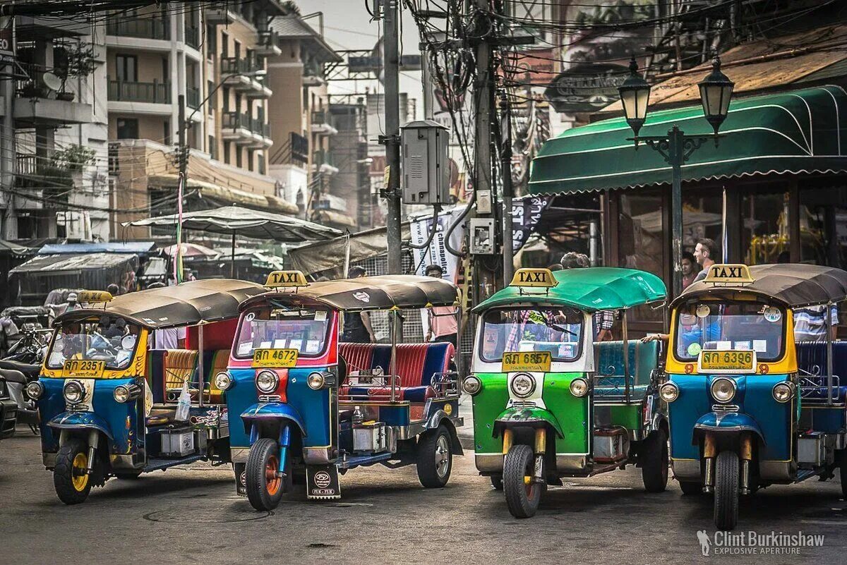 Авто бангкок. Тук тук Тайланд. Таиланд такси Tuk Tuk. Бангкок байки тук тук. Тук тук Тайланд Бангкок.