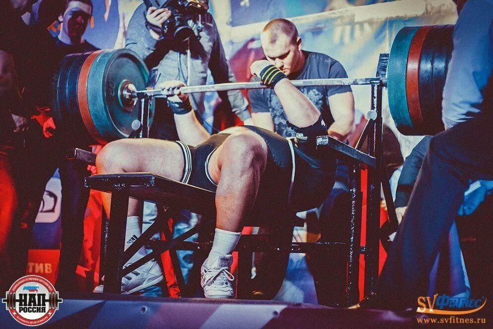 Даррен маккормак пауэрлифтер. Пауэрлифтинг видео. Пауэрлифтинг видео. Троеборье пауэрлифтинг. Тяжелая атлетика штанга.