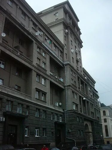 Глинищевский переулок 7. Спиридоньевский переулок 8 москва. спиридоньевский переулок архитектура. дом актеров спиридоньевский 8. пер. спиридоньевский, 8.