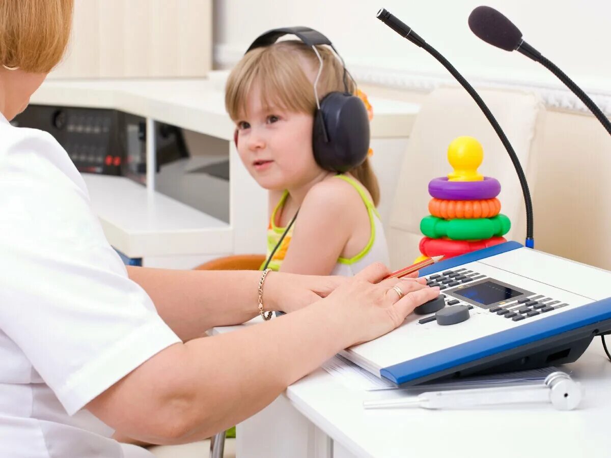 Сурдолог кто это и что делает врач. Компьютерная аудиометрия. Игровая аудиометрия для ребенка. Дети с нарушением слуха.. Дет снарушениями слуха.